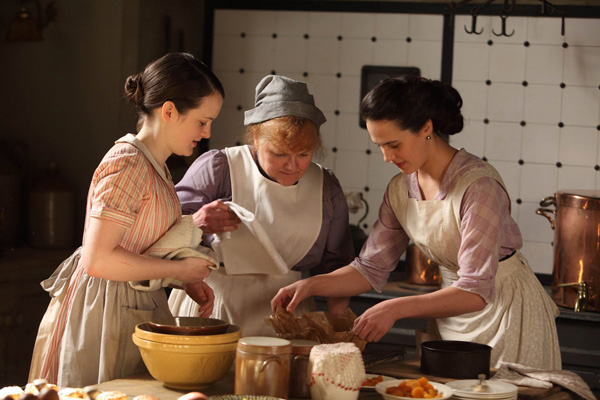 downton-abbey-cooking-scene-with-earthenware-bowls